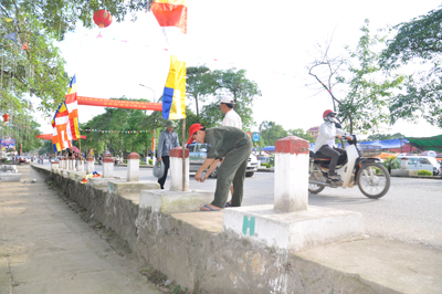 Chùm ảnh: Không khí nô nức chuẩn bị cho Đại lễ Phật đản PL 2555 - DL 2011 tại Lạng Sơn