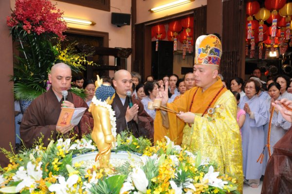 Chùa Long Bửu: Chính thức cử hành Nghi thứcTắm Phật trong Pháp Hội Đản Sanh