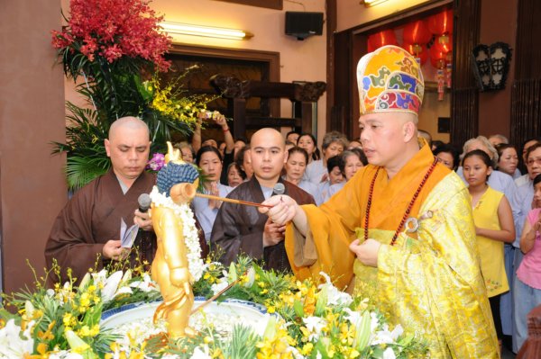 Chùa Long Bửu: Chính thức cử hành Nghi thứcTắm Phật trong Pháp Hội Đản Sanh