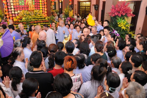 Chùa Long Bửu: Chính thức cử hành Nghi thứcTắm Phật trong Pháp Hội Đản Sanh