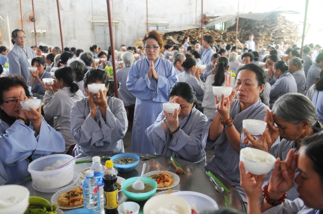 Đà Nẵng: Hơn 500 Phật tử tham dự Khóa tu niệm Phật tại chùa Hương Sơn, Quận Ngũ Hành Sơn