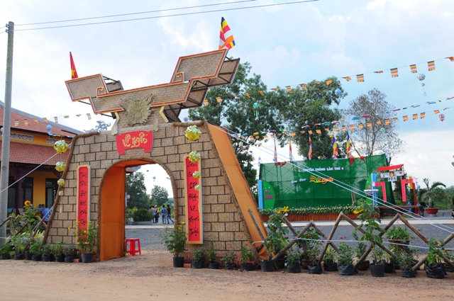 Chùm ảnh về không gian triển lãm thư pháp và trà đạo tại trường Trung Cấp Phật Học Đồng Nai