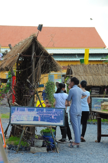 Chùm ảnh về không gian triển lãm thư pháp và trà đạo tại trường Trung Cấp Phật Học Đồng Nai