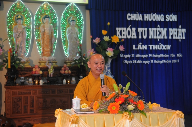 Đà Nẵng: Hơn 500 Phật tử tham dự Khóa tu niệm Phật tại chùa Hương Sơn, Quận Ngũ Hành Sơn