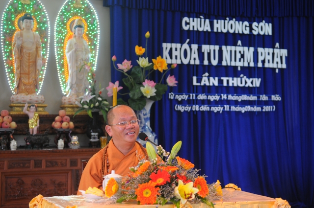 Đà Nẵng: Hơn 500 Phật tử tham dự Khóa tu niệm Phật tại chùa Hương Sơn, Quận Ngũ Hành Sơn