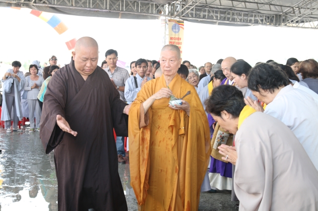 BÌNH CHÁNH: Rộn ràng không khí trước phút lễ đặt đá xây dựng Học viện mới tại TP.HCM