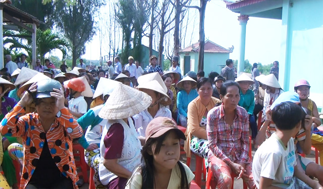 Đoàn từ thiện Đạo Phật Ngày Nay thăm và tặng quà tại tỉnh Bạc Liêu