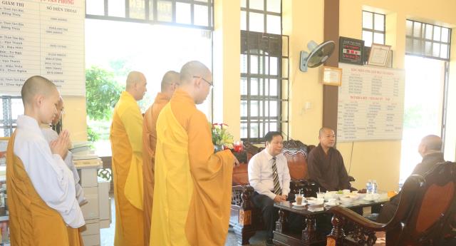 Bình Dương: Trường Trung cấp Phật học tổ chức lễ Nhà giáo Việt Nam 20 – 11