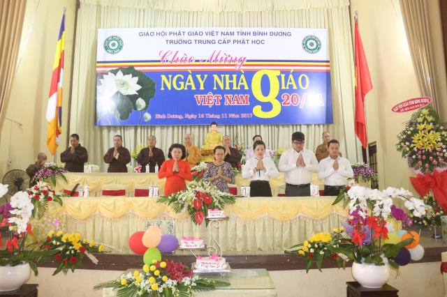 Bình Dương: Trường Trung cấp Phật học tổ chức lễ Nhà giáo Việt Nam 20 – 11