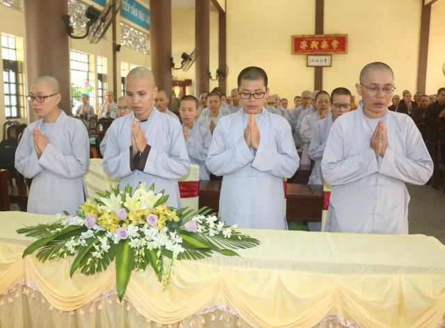 Bình Dương: Trường Trung cấp Phật học tổ chức lễ Nhà giáo Việt Nam 20 – 11