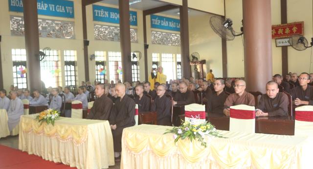 Bình Dương: Trường Trung cấp Phật học tổ chức lễ Nhà giáo Việt Nam 20 – 11