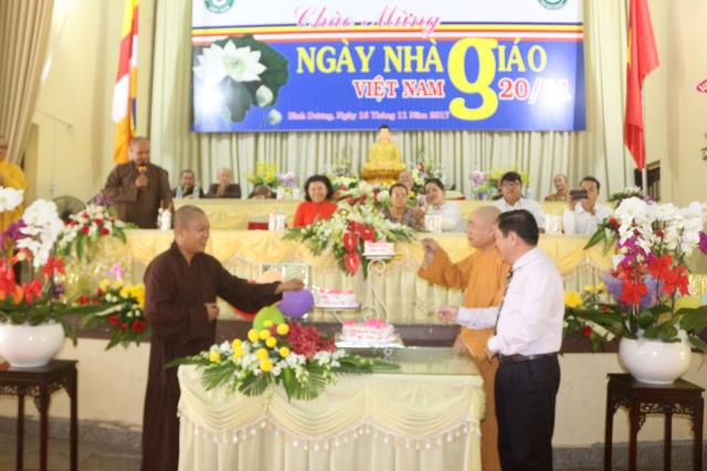 Bình Dương: Trường Trung cấp Phật học tổ chức lễ Nhà giáo Việt Nam 20 – 11