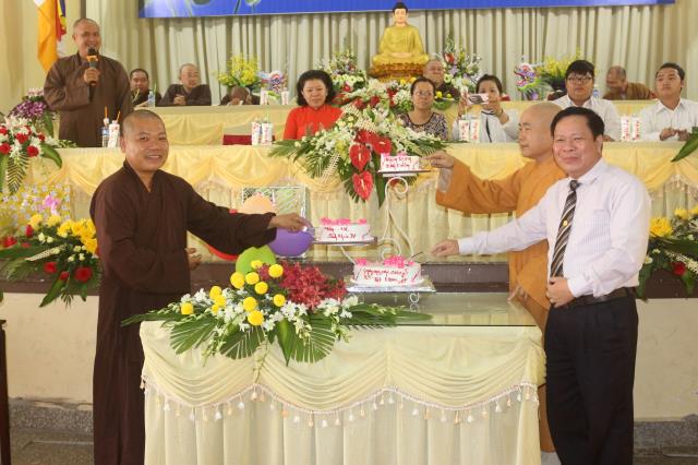 Bình Dương: Trường Trung cấp Phật học tổ chức lễ Nhà giáo Việt Nam 20 – 11