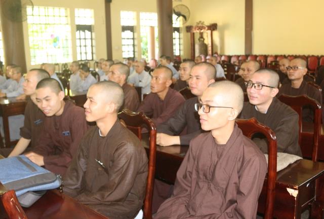 Bình Dương: Trường Trung cấp Phật học tổ chức lễ Nhà giáo Việt Nam 20 – 11