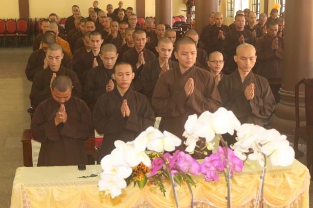 Bình Dương: Trường Trung cấp Phật học tổ chức lễ Nhà giáo Việt Nam 20 – 11