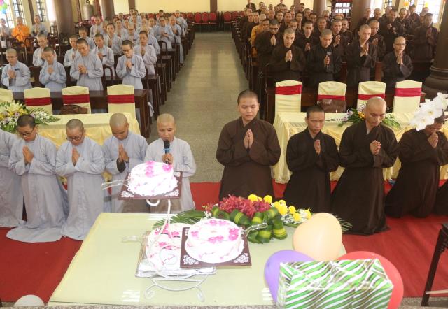 Bình Dương: Trường Trung cấp Phật học tổ chức lễ Nhà giáo Việt Nam 20 – 11