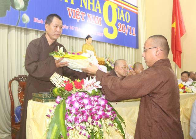 Bình Dương: Trường Trung cấp Phật học tổ chức lễ Nhà giáo Việt Nam 20 – 11