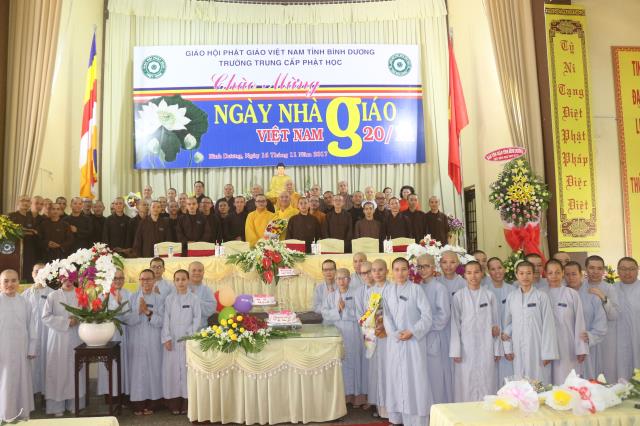 Bình Dương: Trường Trung cấp Phật học tổ chức lễ Nhà giáo Việt Nam 20 – 11