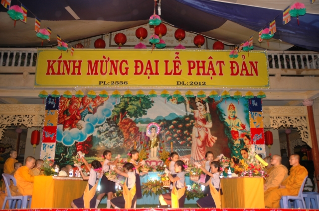 TP. HCM: Tịnh Xá Ngọc Phú tổ chức đêm văn nghệ chào mừng Phật Đản PL 2556 - DL 2012