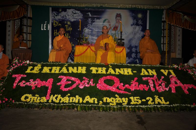 Quảng Trị: lung linh, huyền diệu đêm thắp nến cầu nguyện chùa Khánh An