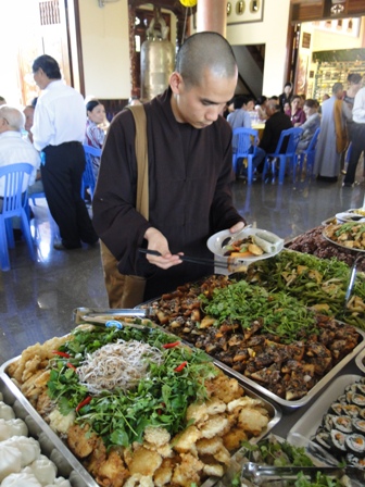 Đăk Lăk: Lễ Hội Ẩm Thực Chay Tại Chùa Liên Trì
