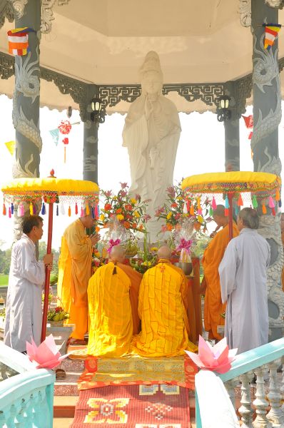 Quảng Trị: lễ khánh thành, an vị tượng đài Quán Thế Âm trang nghiêm và trọng thể tại chùa Khánh An