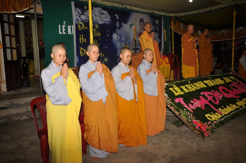 Quảng Trị: lung linh, huyền diệu đêm thắp nến cầu nguyện chùa Khánh An