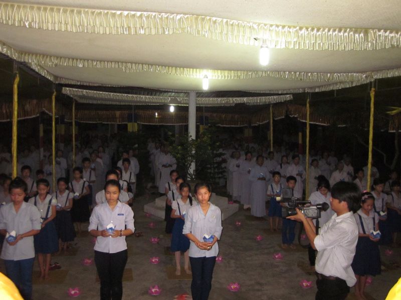 Quảng Trị: lung linh, huyền diệu đêm thắp nến cầu nguyện chùa Khánh An