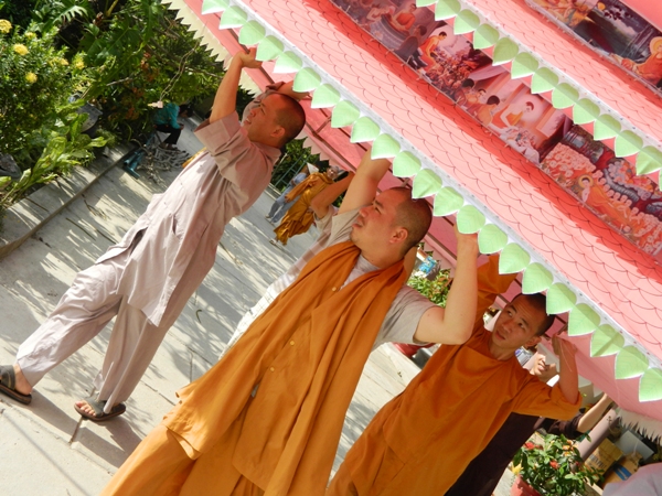Tịnh xá Ngọc Minh mừng Khánh đản bằng cả trái tim