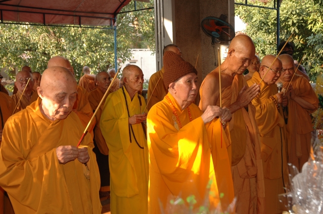 Chùm ảnh: Lễ tưởng niệm Tổ sư Minh Đăng Quang vắng bóng - Ngày thứ 1