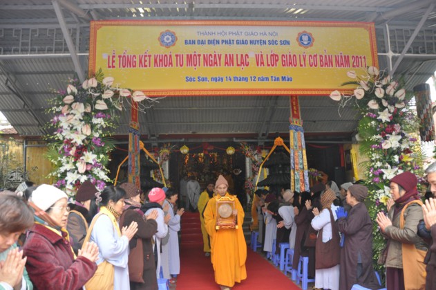 Tổng kết khóa tu &quot;Một ngày an lạc&quot; và lớp giáo lý cơ bản năm 2011