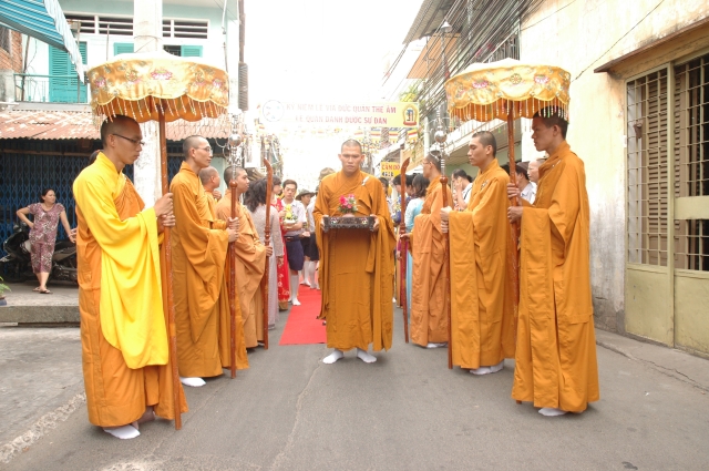 Tăng đoàn tu viện Namgyal - Dharamsala thăm Viên Thông tự