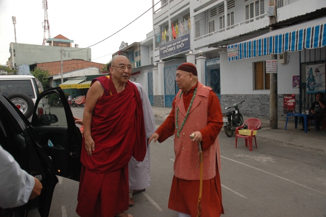 Tăng đoàn tu viện Namgyal - Dharamsala thăm Viên Thông tự