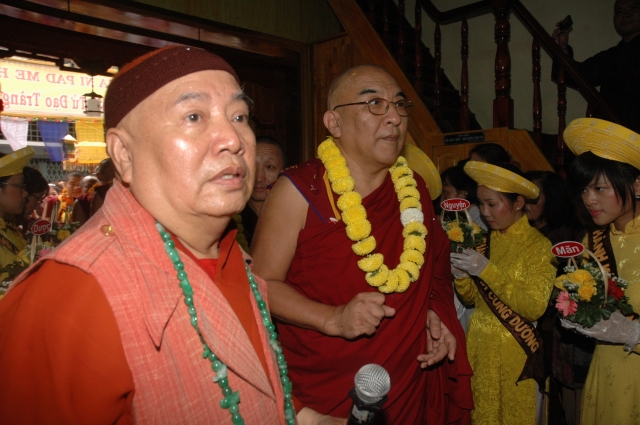 Tăng đoàn tu viện Namgyal - Dharamsala thăm Viên Thông tự