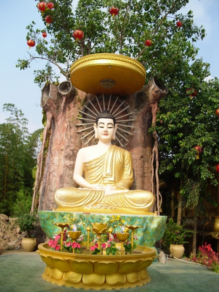 Chùa Cồ Đàm (GOTAMĀRĀMA): Ngôi Chùa Kiến Trúc Hoa Sen