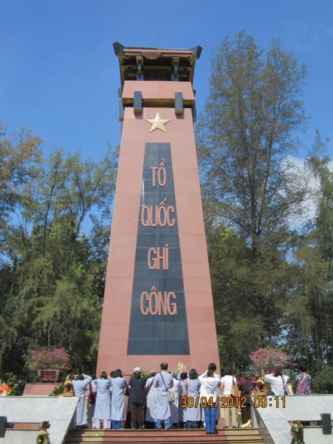 TP. HCM: Quan Âm tu viện thăm viếng Nghĩa Trang Liệt Sĩ Củ Chi nhân ngày 30/04