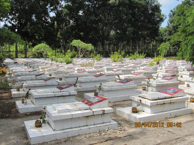 TP. HCM: Quan Âm tu viện thăm viếng Nghĩa Trang Liệt Sĩ Củ Chi nhân ngày 30/04