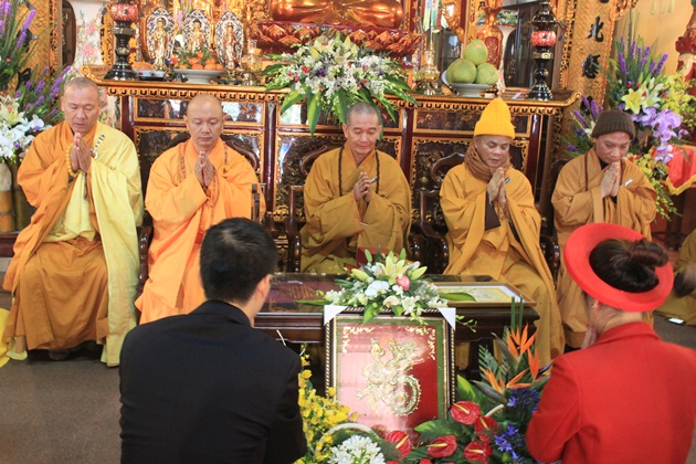 Lễ hằng thuận tại chùa Vạn Phúc
