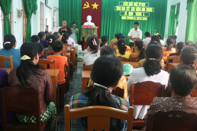 Đoàn từ thiện Đạo Phật Ngày Nay tại hai xã An Phúc và Định Thành A thuộc tỉnh Bạc Liêu