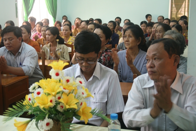 Đoàn từ thiện Đạo Phật Ngày Nay tại hai xã An Phúc và Định Thành A thuộc tỉnh Bạc Liêu