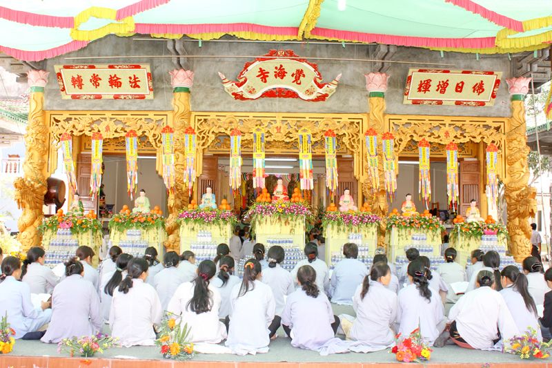 Lâm Đồng: Chùa Giác Hải tổ chức lễ tạ đàn Dược Sư Thất Châu và Thế phát cho Phật tử