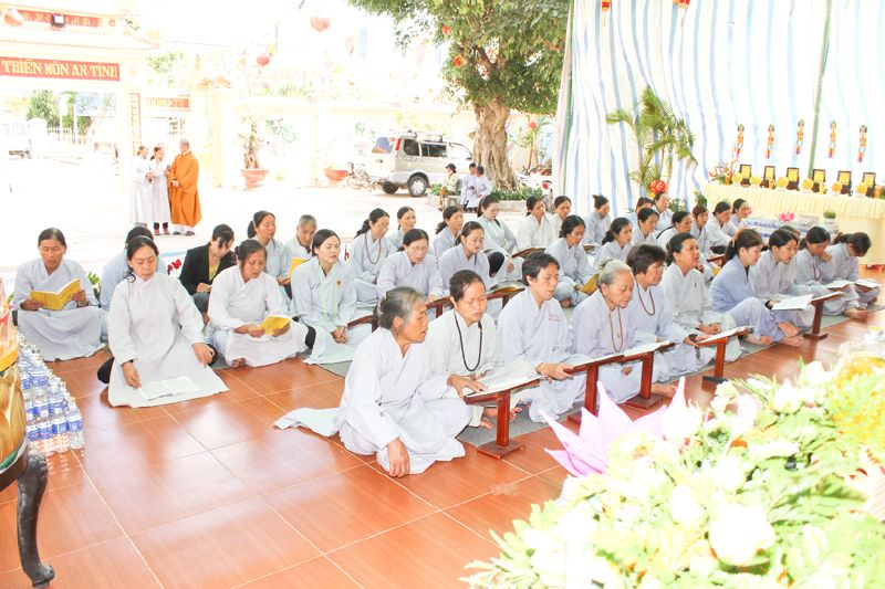 Lâm Đồng: Chùa Giác Hải tổ chức lễ tạ đàn Dược Sư Thất Châu và Thế phát cho Phật tử