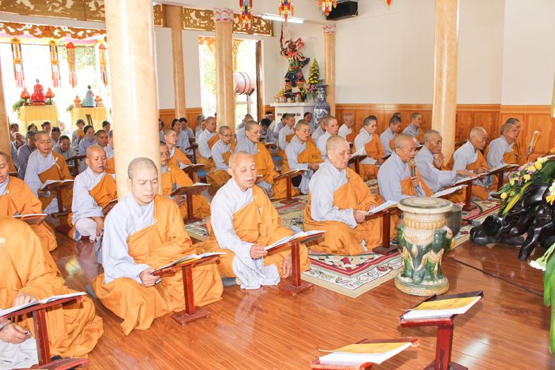 Lâm Đồng: Chùa Giác Hải tổ chức lễ tạ đàn Dược Sư Thất Châu và Thế phát cho Phật tử