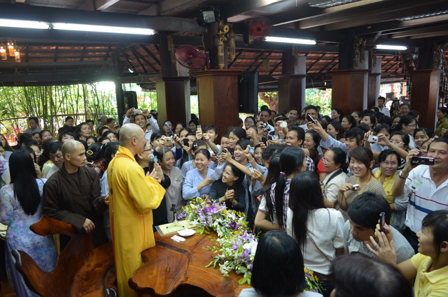 Viện Chuyên Tu, hơn 10.000  nam Nữ Phật tử về tham dự “Lễ Hội Vu Lan”