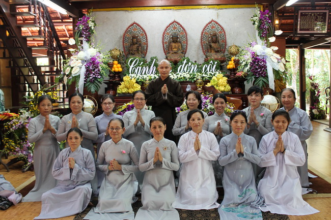 Viện Chuyên Tu, hơn 10.000  nam Nữ Phật tử về tham dự “Lễ Hội Vu Lan”