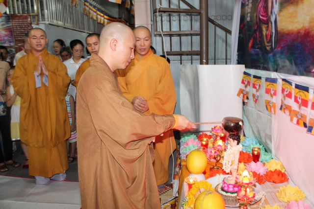 Lễ Phật Đản Tại Nhà