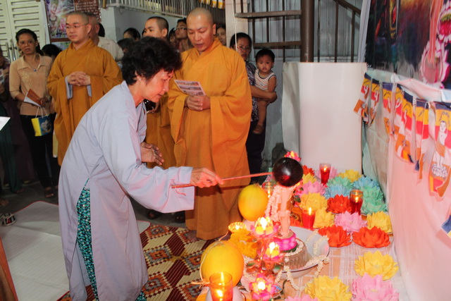 Lễ Phật Đản Tại Nhà