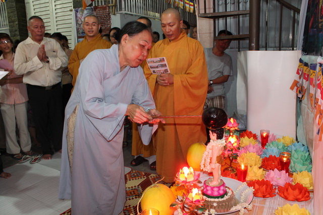 Lễ Phật Đản Tại Nhà