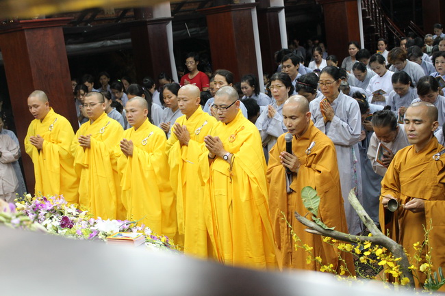 Viện Chuyên Tu, hơn 10.000  nam Nữ Phật tử về tham dự “Lễ Hội Vu Lan”