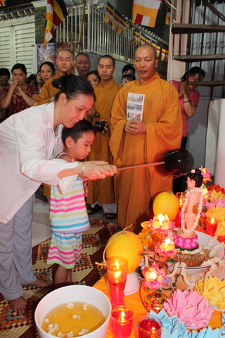 Lễ Phật Đản Tại Nhà